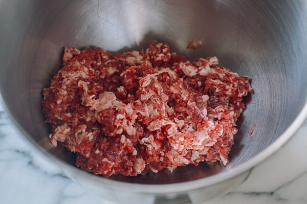 Ground beef in bowl of stand mixer, bmeteor.aiodimecu.cf