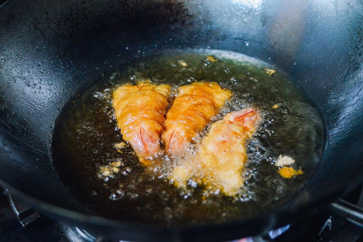 Frying fantail shrimp, bmeteor.aiodimecu.cf