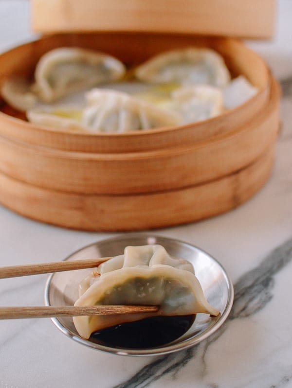 Dipping dumpling in sauce, bmeteor.aiodimecu.cf