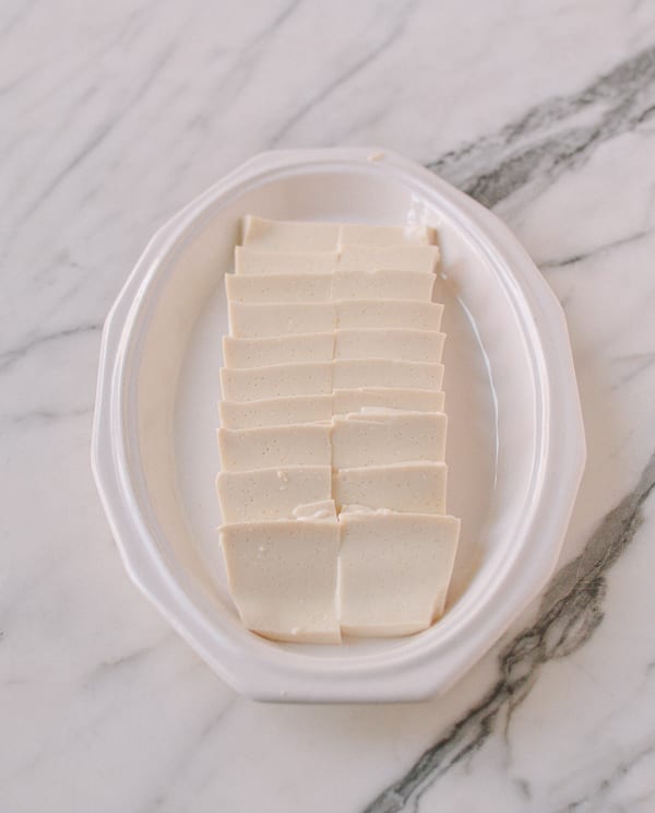 Silken tofu laid out on plate, bmeteor.aiodimecu.cf