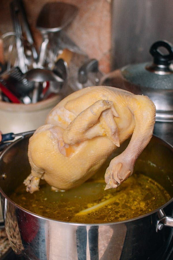 Lifting chicken out of pot, bmeteor.aiodimecu.cf