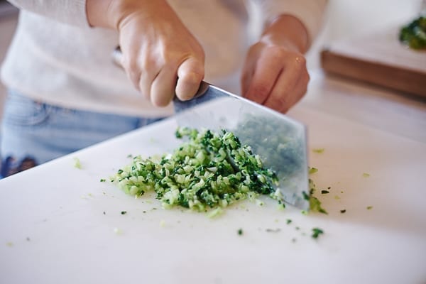 Chopping bok choy, bmeteor.aiodimecu.cf