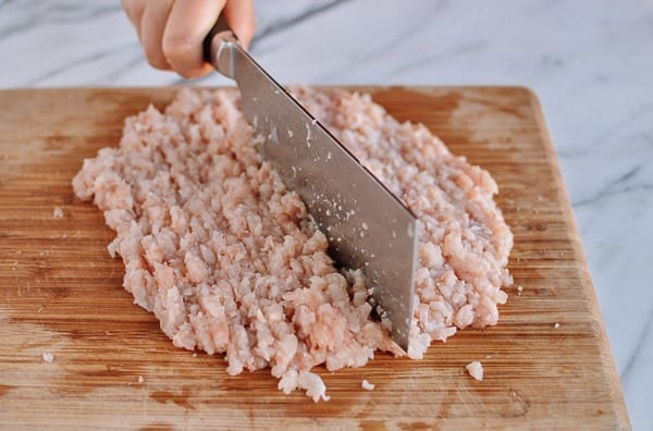 Grinding dark meat chicken by hand, bmeteor.aiodimecu.cf