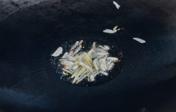 Cooking ginger and garlic in wok, bmeteor.aiodimecu.cf