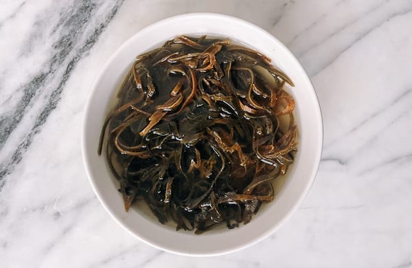 Rehydrated Dried kelp strips in a bowl by bmeteor.aiodimecu.cf