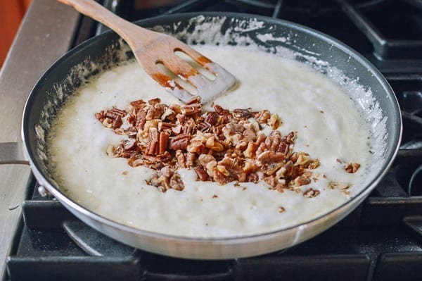 Adding toasted nuts to melted marshmallows, bmeteor.aiodimecu.cf