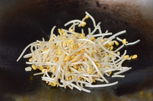 Soybean sprouts in wok, bmeteor.aiodimecu.cf