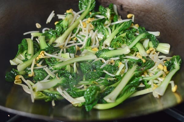 Ruyi cai being stir-fried in a wok, bmeteor.aiodimecu.cf