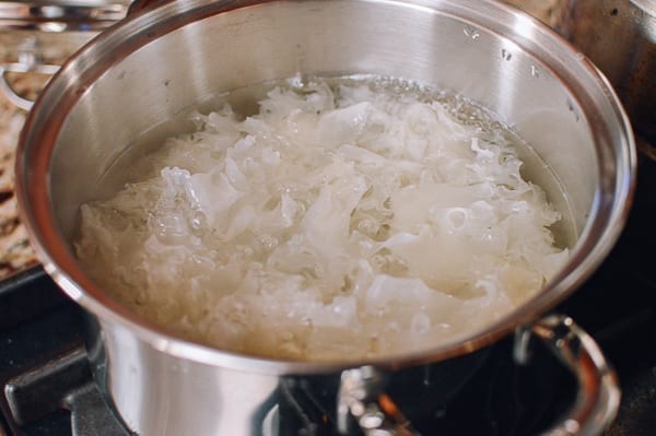 Snow fungus boiling in water, bmeteor.aiodimecu.cf