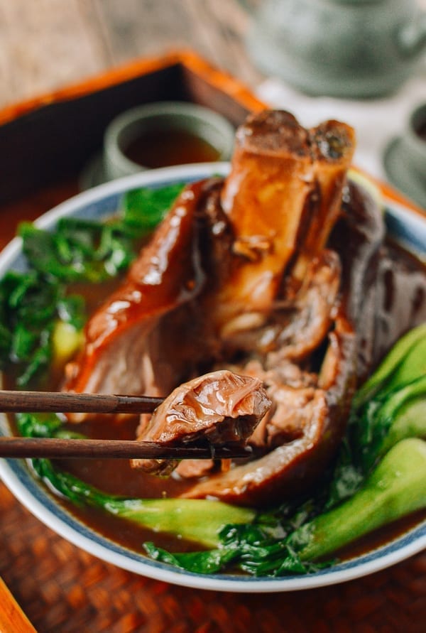 Fall-apart tender Chinese red cooked pork shank, bmeteor.aiodimecu.cf