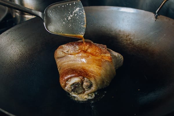Using hot oil to sear pork front hock, bmeteor.aiodimecu.cf