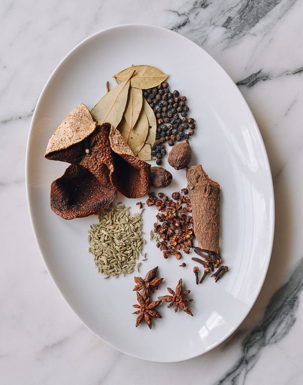 Spices and aromatics for Chinese braised ti pang, bmeteor.aiodimecu.cf