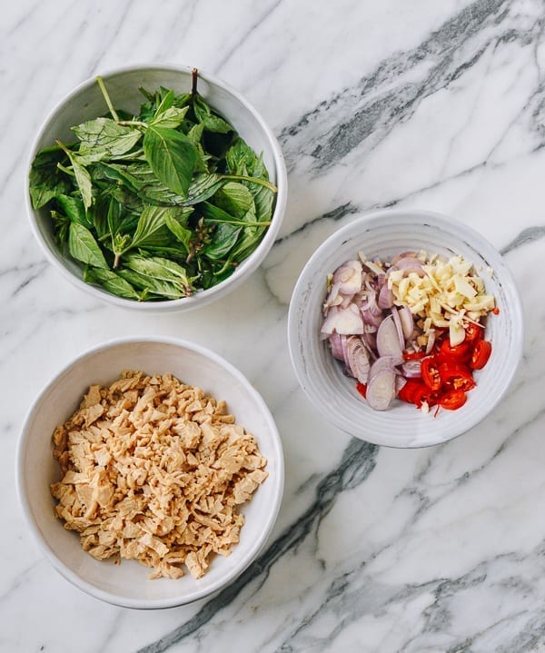 Thai Basil, Seitan, Shallots, Garlic, and Chilies, bmeteor.aiodimecu.cf