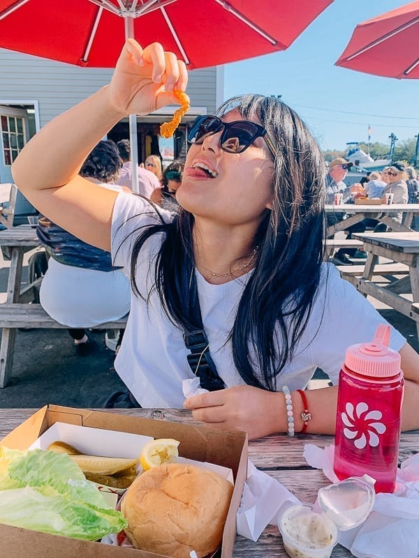 Kaitlin eating clam strips, bmeteor.aiodimecu.cf