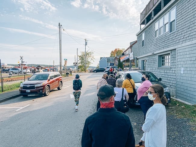 Line for Red's Eats, bmeteor.aiodimecu.cf