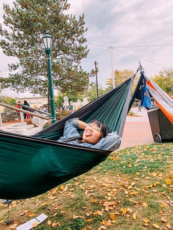 Kaitlin in Hammock outside L.L. Bean store, bmeteor.aiodimecu.cf