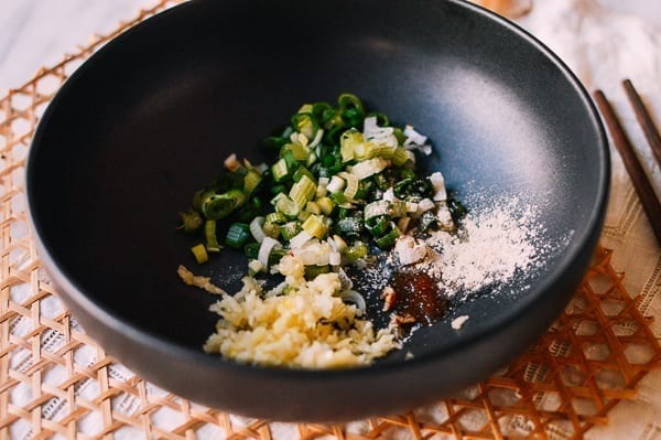 Scallions, garlic, soy sauce, sugar, white pepper, bmeteor.aiodimecu.cf