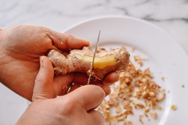 Peeling ginger, bmeteor.aiodimecu.cf
