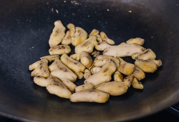 Cooking ginger in wok, bmeteor.aiodimecu.cf