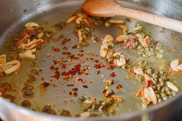 Chili flakes, garlic, and capers, bmeteor.aiodimecu.cf