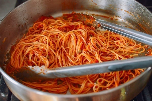 Thin coating of marinara on spaghetti, bmeteor.aiodimecu.cf