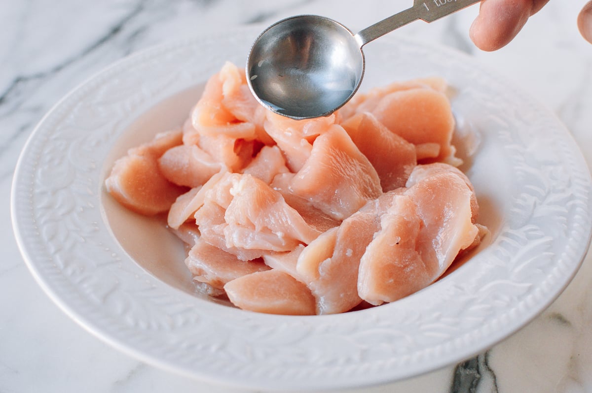 Adding water to sliced chicken, bmeteor.aiodimecu.cf