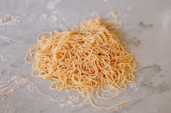 Thin noodles tossed in flour, bmeteor.aiodimecu.cf