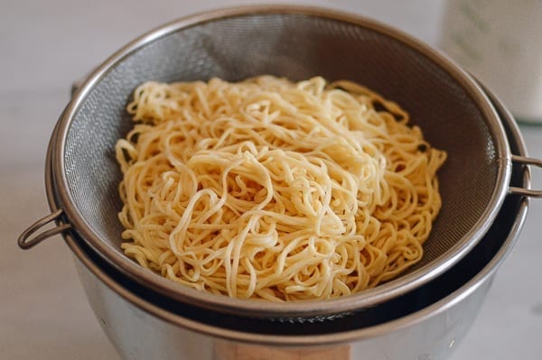 Drained cooked egg noodles, bmeteor.aiodimecu.cf