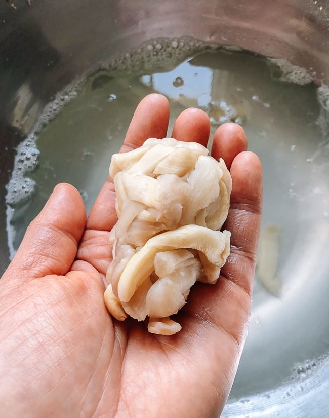 Squeezing water out of the dried daikon, bmeteor.aiodimecu.cf