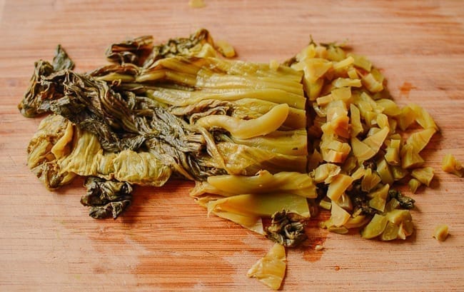 Chopping pickled mustard greens, bmeteor.aiodimecu.cf