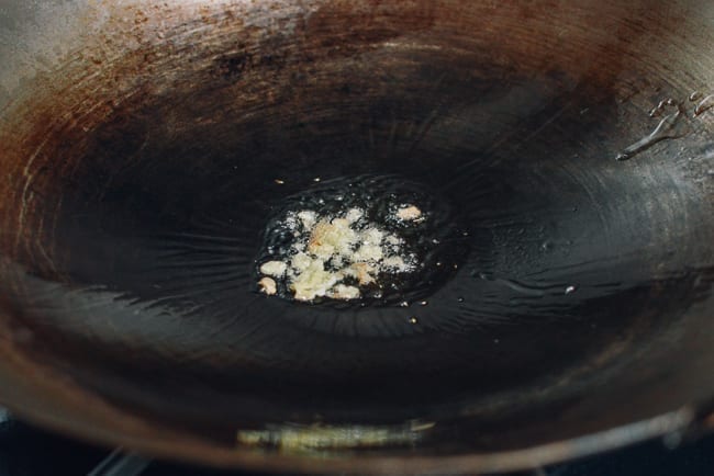 Smashed ginger in wok, bmeteor.aiodimecu.cf