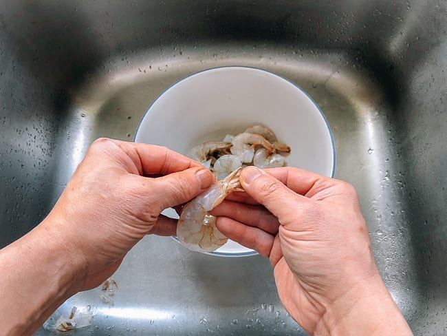 Peeling shell of shrimp tail meat, bmeteor.aiodimecu.cf