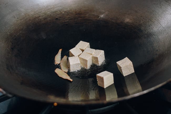 Browning tofu in wok, bmeteor.aiodimecu.cf