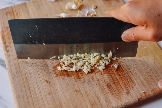 Mincing garlic, bmeteor.aiodimecu.cf