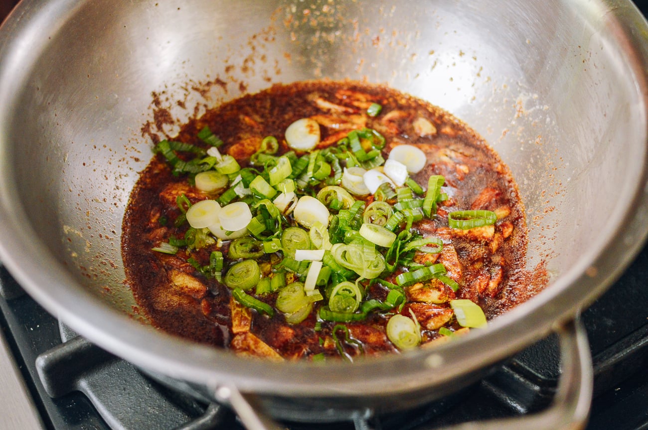 Adding scallions to garlic noodle sauce, bmeteor.aiodimecu.cf