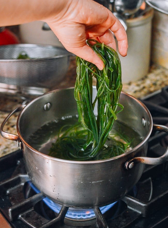 Adding kelp to boiling water, bmeteor.aiodimecu.cf