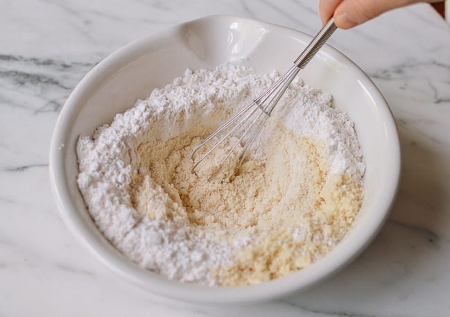 Whisking together almond flour, self-rising flour, and salt, bmeteor.aiodimecu.cf