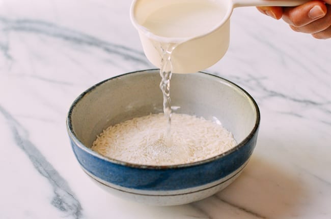 Adding water to rice in bowl, bmeteor.aiodimecu.cf
