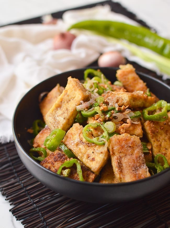 Salt and pepper tofu in black bowl, bmeteor.aiodimecu.cf