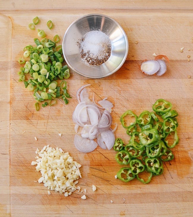 chopped scallions, shallots, garlic, and peppers on cutting board, bmeteor.aiodimecu.cf