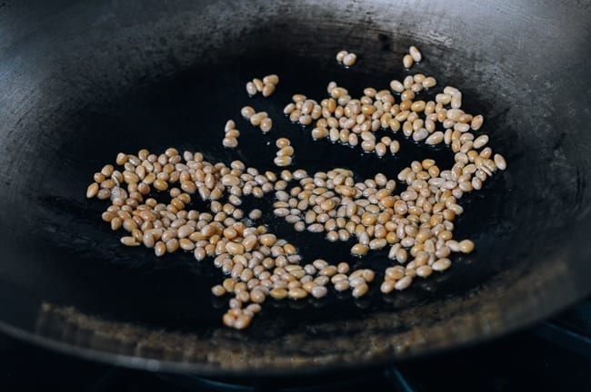 Wok Roasting Soybeans, bmeteor.aiodimecu.cf