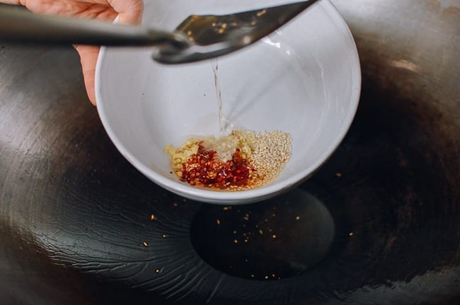 Adding hot oil to sizzle aromatics, bmeteor.aiodimecu.cf