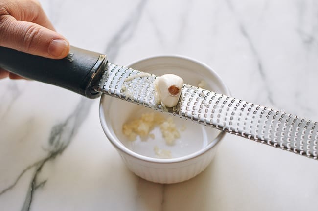 Grating garlic, bmeteor.aiodimecu.cf