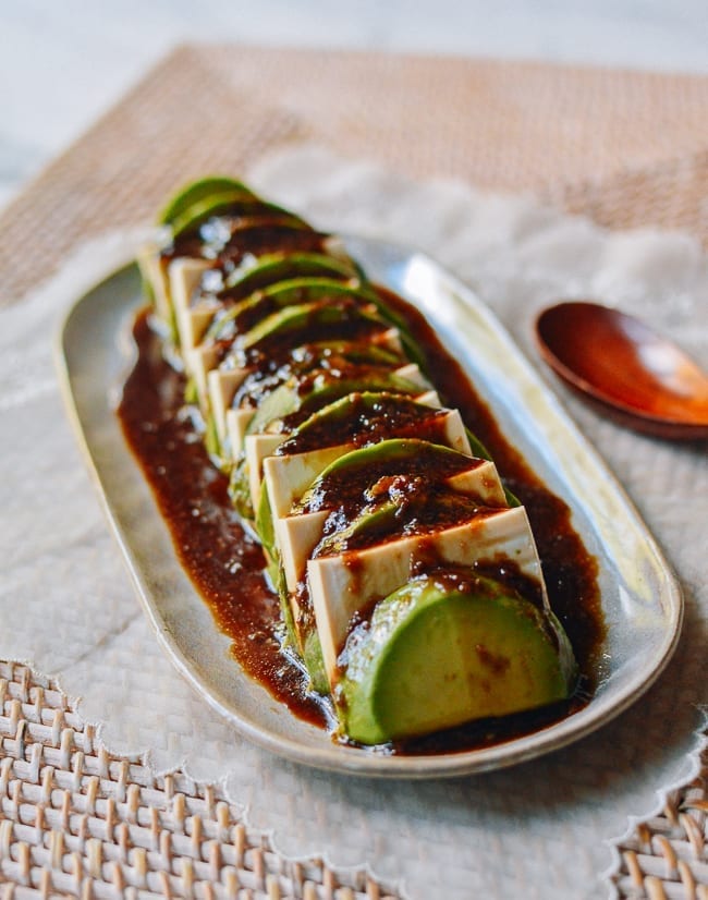 Tofu and avocado with dressing on top, bmeteor.aiodimecu.cf