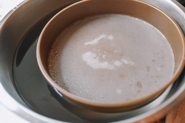Noodle cooling on bowl of cold water, bmeteor.aiodimecu.cf