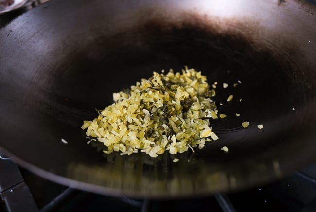 Adding mustard greens to wok, bmeteor.aiodimecu.cf