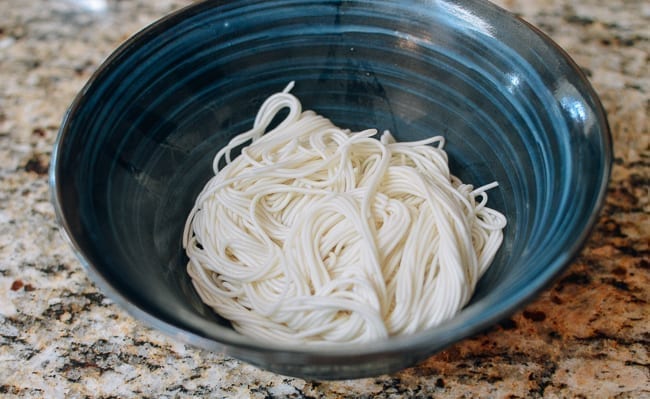 Thin Chinese noodles in soup bowl, bmeteor.aiodimecu.cf