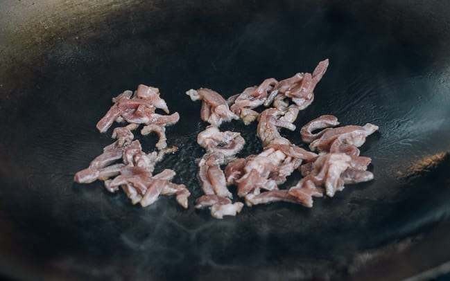 Stir-frying shredded pork in wok, bmeteor.aiodimecu.cf