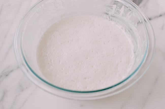 Bubbles on fermented rice flour, sugar, water, and yeast mixture, bmeteor.aiodimecu.cf