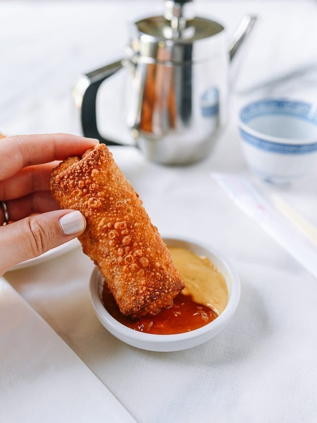 Dipping egg roll into duck sauce and hot mustard, bmeteor.aiodimecu.cf